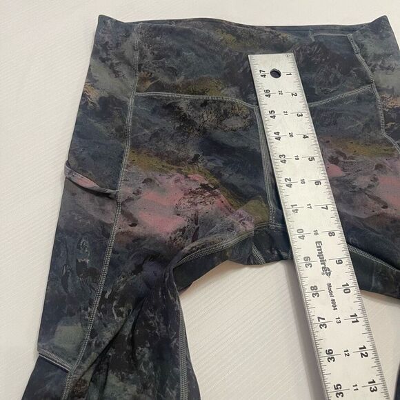 Lululemon Speed Up Luxtreme Leggings Pockets Size 6 - Picture 4 of 10